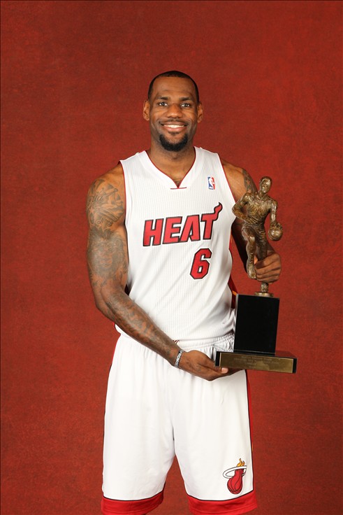 毛罗：尤文后防缺乏领袖，斯帕莱蒂应让他们展现个性成为领袖（毛罗：尤文防线缺少领袖，斯帕莱蒂应鼓励球员释放个性成长为领军者）