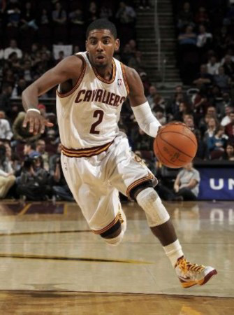 皇马连平三场遭遇信任危机！哈维·阿隆索祭出最强阵容战毕巴（皇马三连平陷入信任危机，哈维·阿隆索排出最强首发对阵毕尔巴鄂）