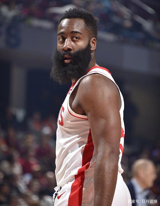 30分钟以下多次20+5+5且命中5三分：波杰比肩库里（30分钟内多场拿下20+5+5且命中5记三分：波杰媲美库里）