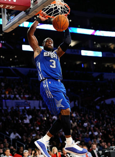 状态低迷！热刺遭遇各项赛事三连败，近7场仅取1胜（热刺陷颓势，各线三连败，近7战仅收一胜）