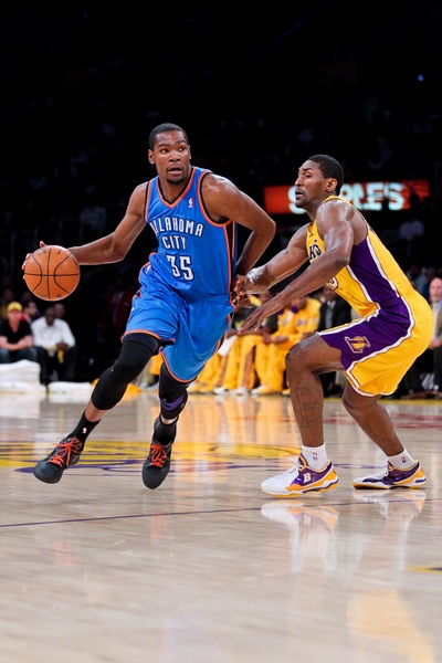 柏林联合状态下滑，莱比锡红牛能否轻松再取一胜？（柏林联合低迷，莱比锡红牛能否再度轻松取胜？）