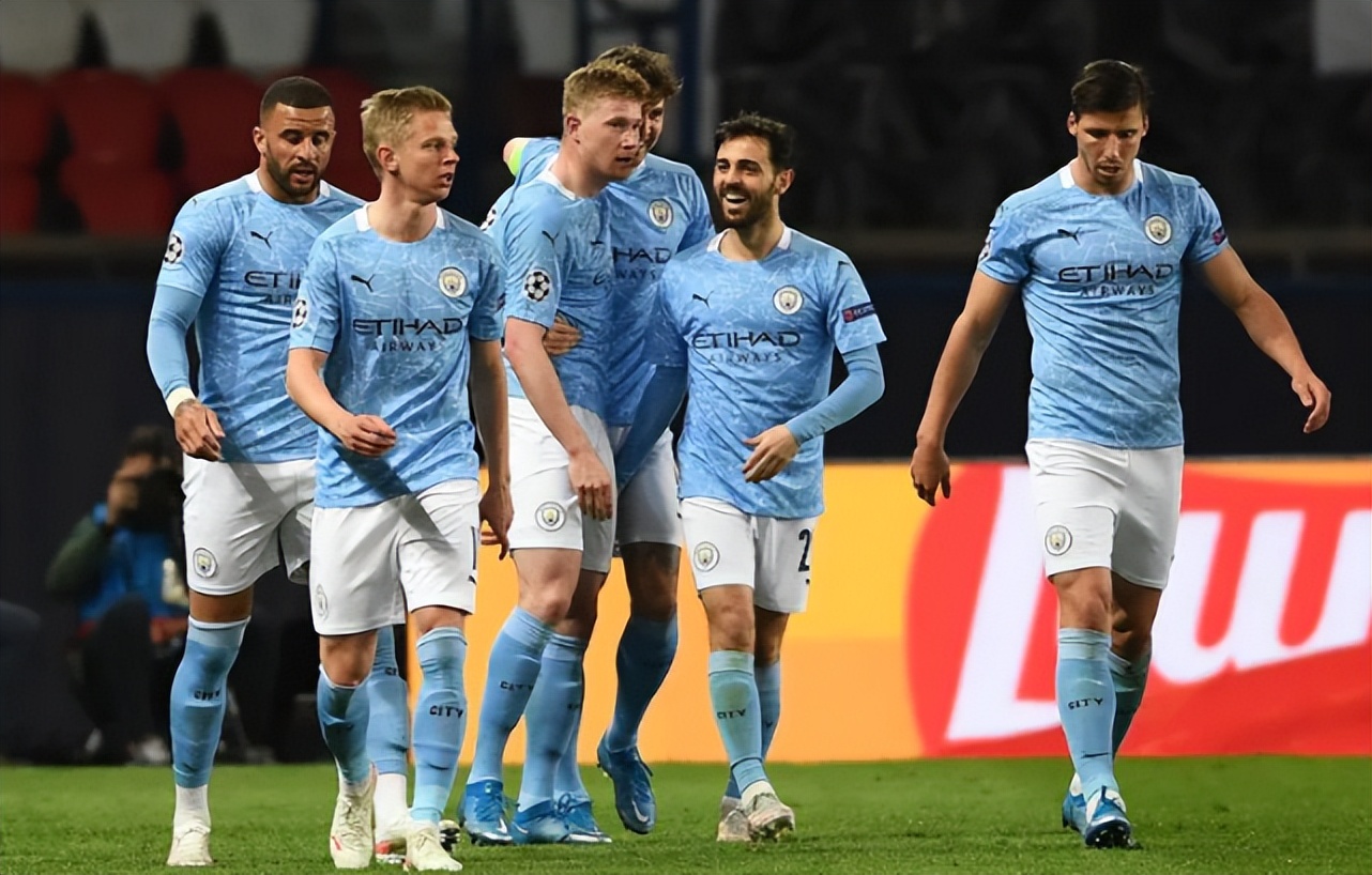 琼斯：我们一直都支持斯洛特，萨拉赫的情况轮不到我点评（琼斯：我们始终力挺斯洛特，萨拉赫的事我不予置评）