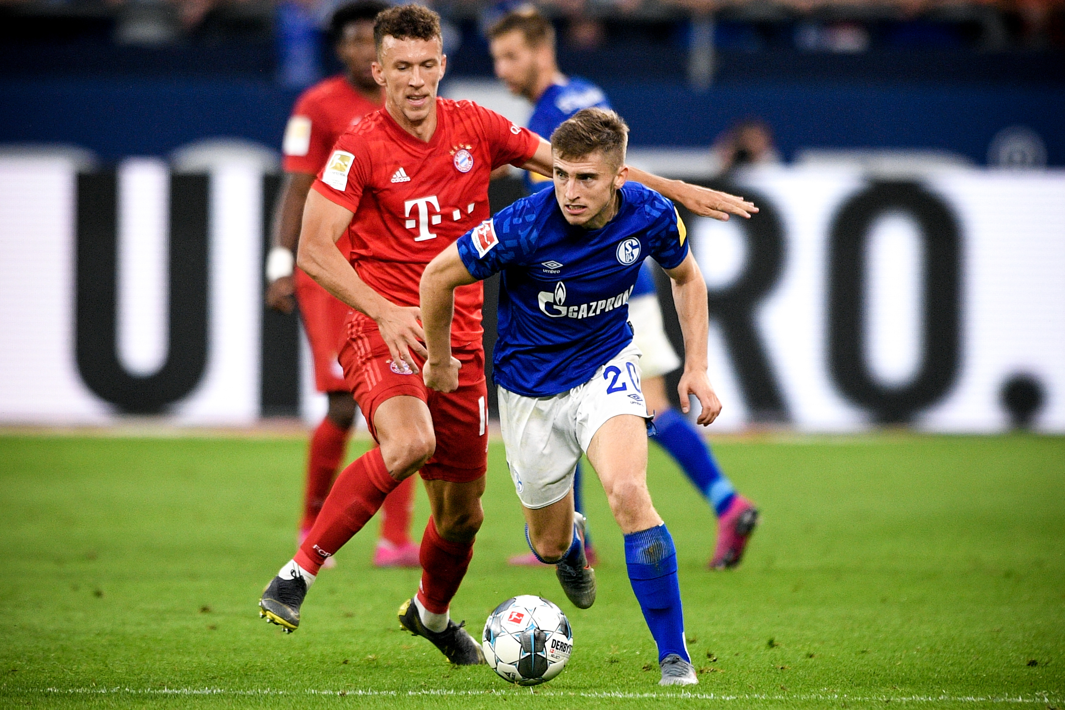 34球，莱万多夫斯基位列世预赛历史射手榜第5位（莱万多夫斯基以34球排名世预赛历史射手榜第5位）