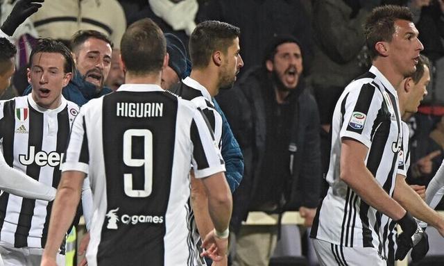 记者：多纳鲁马经纪人下周中会见巴黎高层，了解续约可能性（记者称多纳鲁马经纪人下周中将与巴黎高层会谈，探讨续约前景）