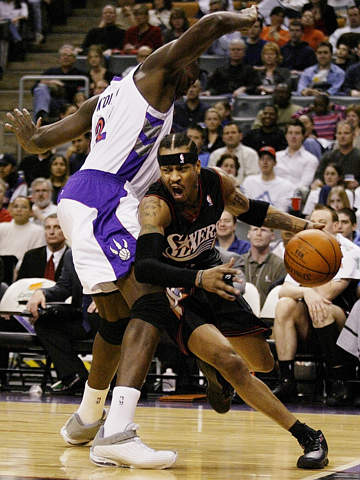 国足集训名单公布，两名新人首次入选引关注（国足集训大名单出炉，两名新秀首入选成焦点）