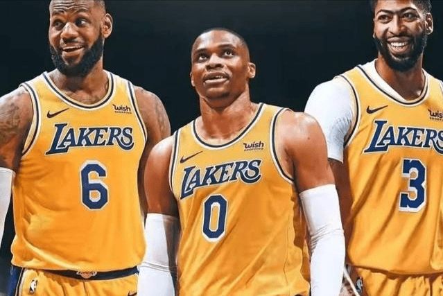 混团世界杯，孙颖莎真的好，把吉祥物送给了小妹妹，期待她的下次比赛（混团世界杯：孙颖莎暖心将吉祥物赠给小妹妹，期待她的下一场比赛）