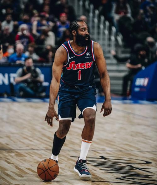 前11轮超350万人次现场观赛，本赛季意甲观赛数据创近30年新高（本赛季意甲前11轮现场观众突破350万，观赛数据刷新近30年纪录）