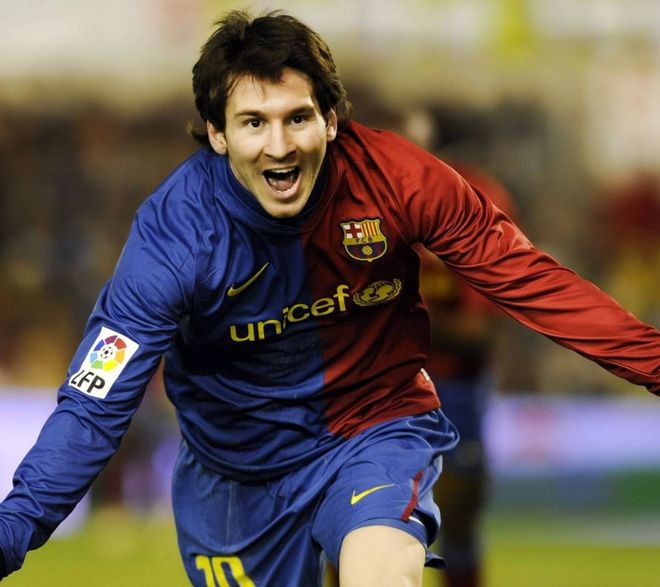 英超积分榜：枪手5分领跑曼联第7红军第8 8分云集14队（英超最新积分榜：阿森纳领先5分居首，曼联第7、利物浦第8，14队同积8分）