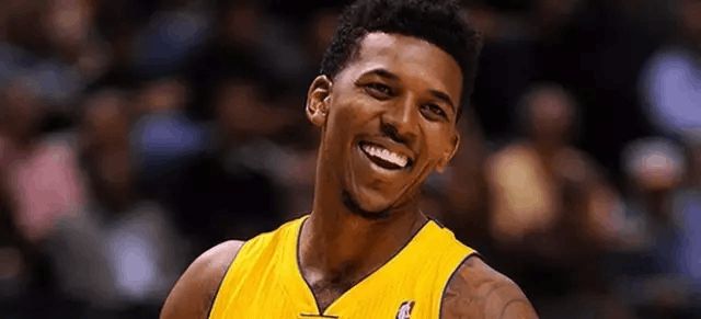 张源赛季末合同到期将会离队，本赛季他共代表球队在各项赛...（张源将于赛季末合同期满离队，本季已代表球队出战各项赛事）